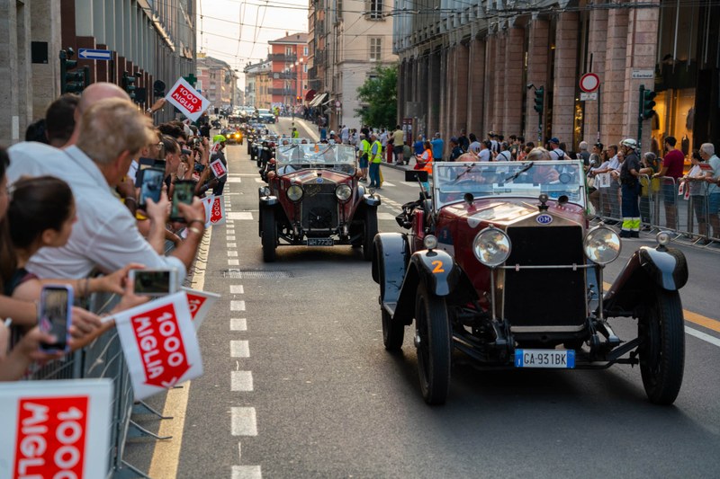 La 1000 Miglia fa tappa a Parma