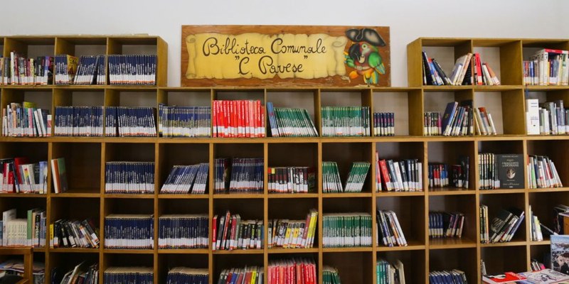 Biblioteca Pavese Biblioteca Pavese