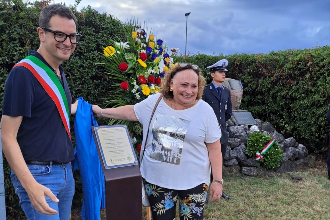 Lo svelamento della targa