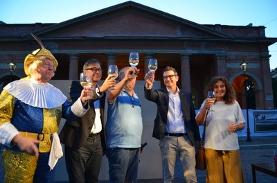Grande festa per la pedonalizzazione di piazzale Barbieri