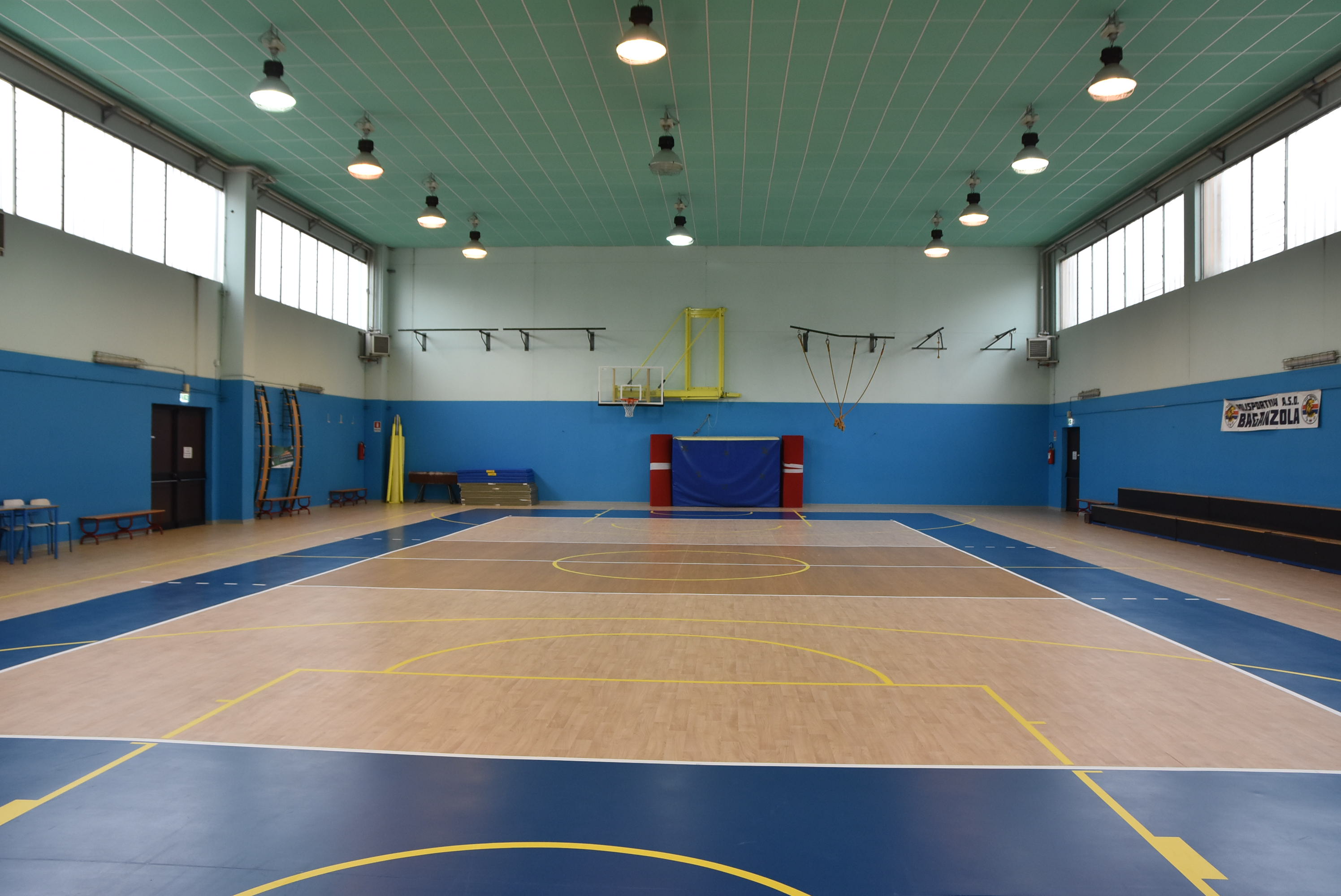 Nuova pavimentazoine palestra scuola Malpeli Baganzola  (2).JPG