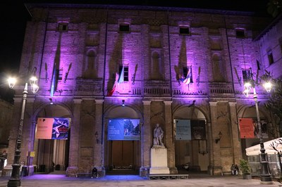 Parma si illumina di lilla per la Giornata nazionale dei disturbi alimentari