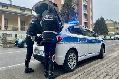 Fermo di un uomo senza documenti
