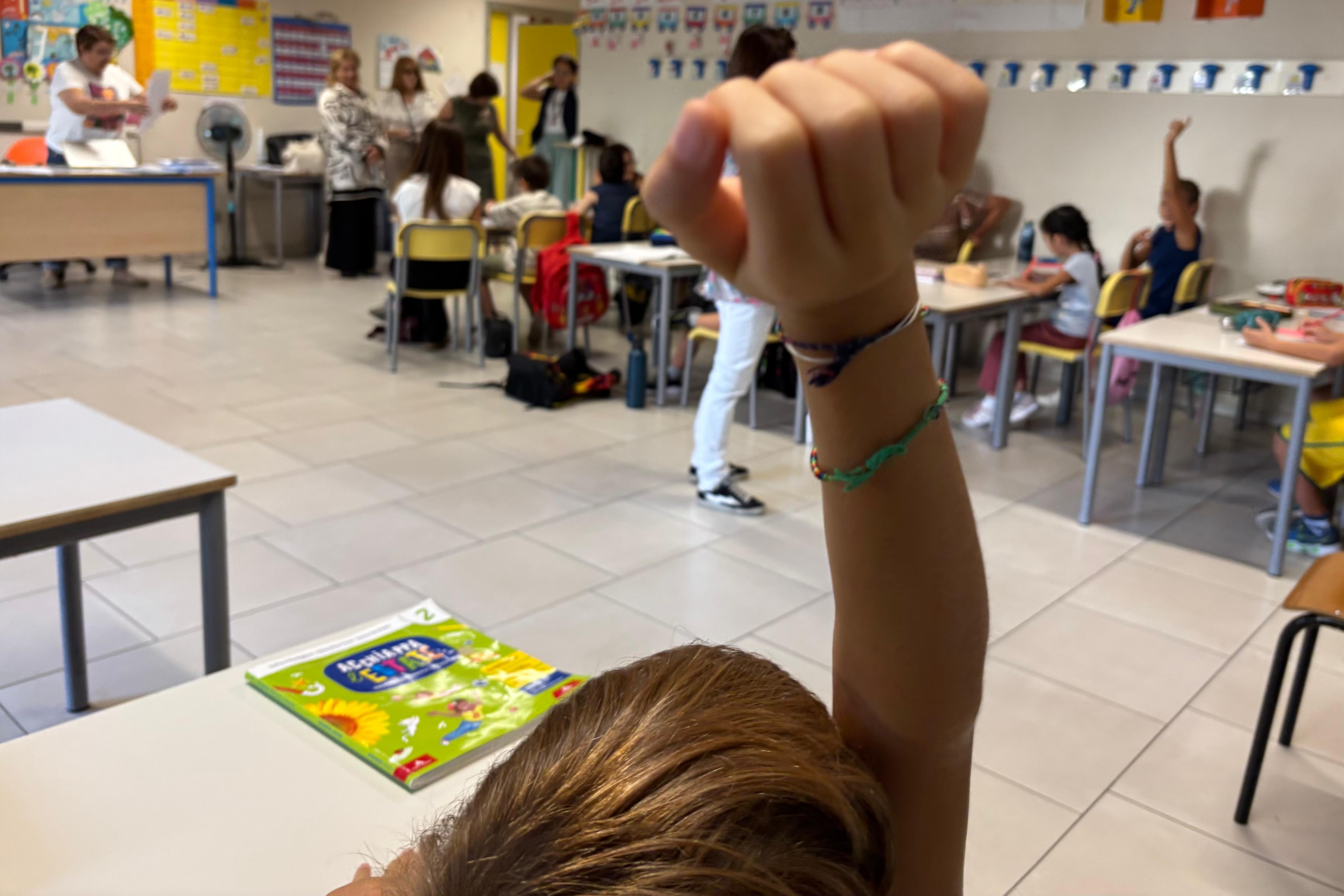 Bimbe e bimbi in aula